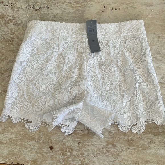 Ann Taylor NWT lace overlay white shorts sz2P - Picture 4 of 9
